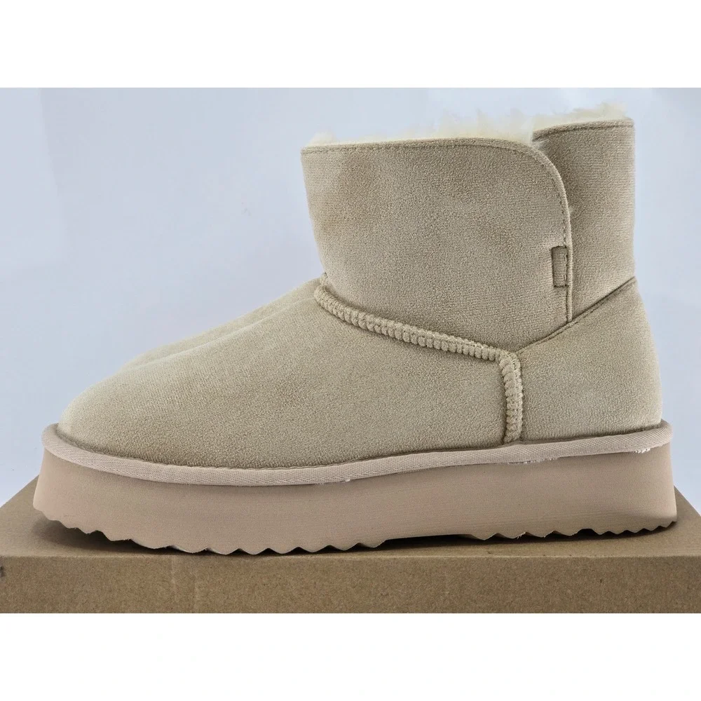 Beach by Matisse Yukon Platform Boots Womens Size 9M Natural Beige Faux Fur -NEW